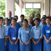  Deutschabteilung der Yangon Universität mit Ilona Krüger (Mitte).