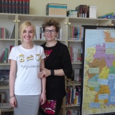 DAAD-Lektorin Antje Sommerfeld mit einer Studentin