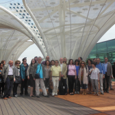 Die Gruppe der DAAD-Alumni auf dem Dach des Deutschen Pavillons der Expo Milano 2015