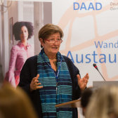 DAAD-Generalsekretärin Dr. Dorothea Rüland spricht während einer DAAD-Veranstaltung in der Ständigen Vertretung Deutschlands bei der EU in Brüssel.