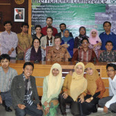 Teilnehmer einer Tagung in Yogyakarta im November 2013.